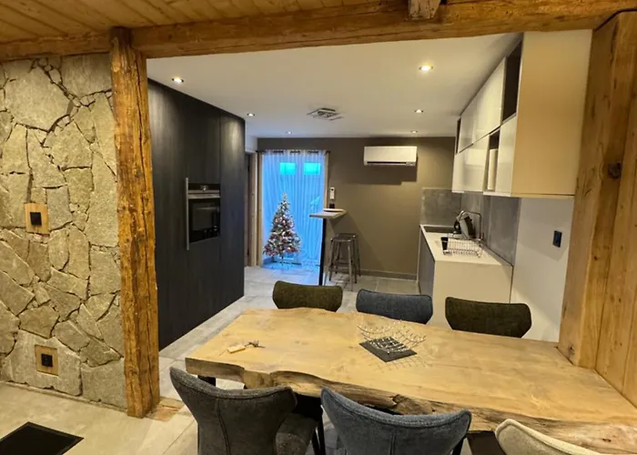 Le Hameau Des Roches